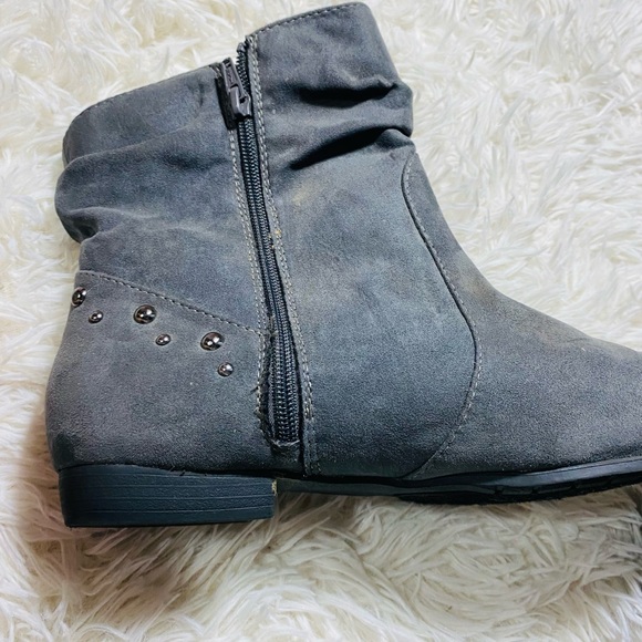 GRAY STUDDED ANKLE BOOTS BOOTIES Zipper KOHLS Size 10 Medium EUC - Picture 6 of 7